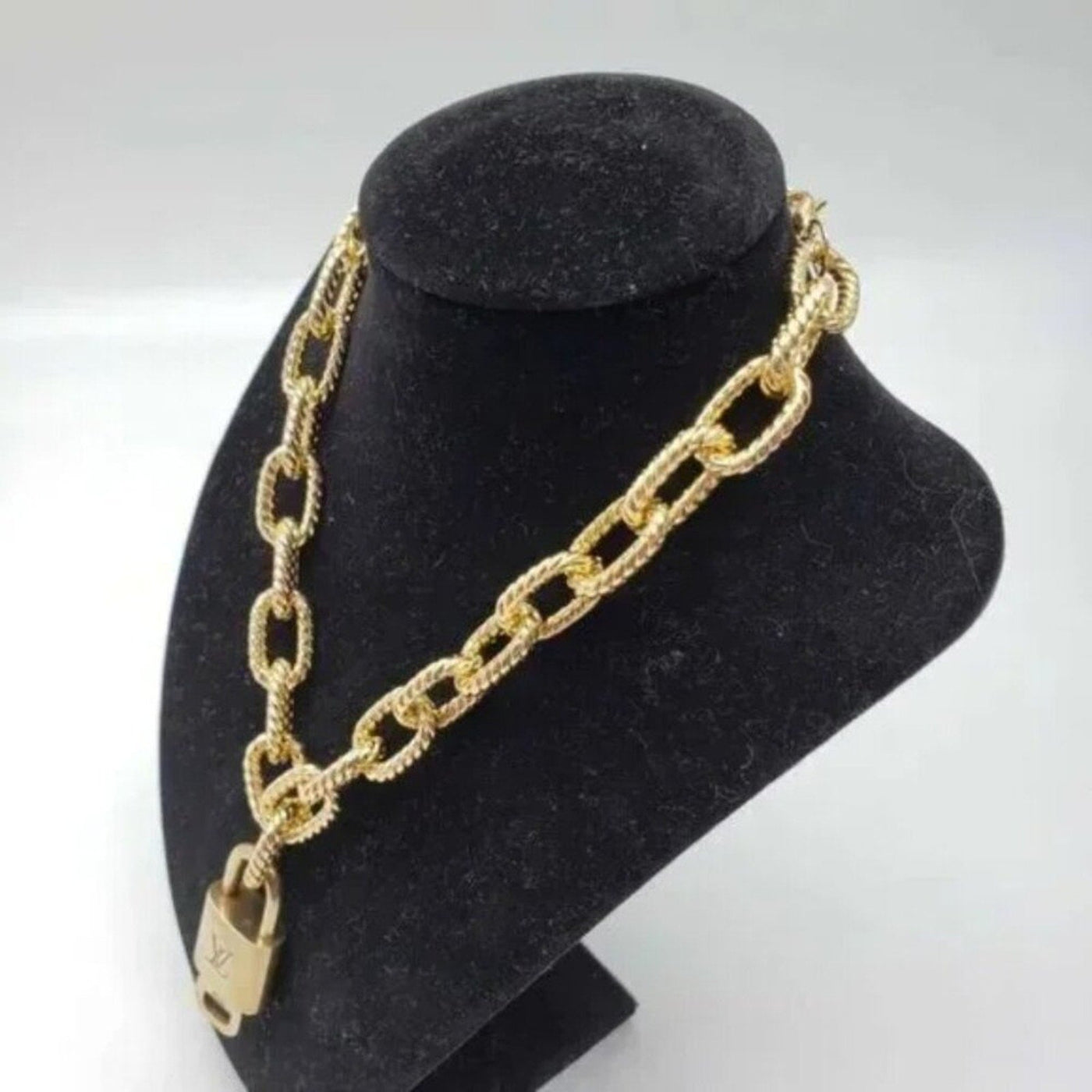 100% Auth Louis Vuitton Lock & Key with Unbranded Gold Plated Chain Necklace - Luxury Cheaper LLC