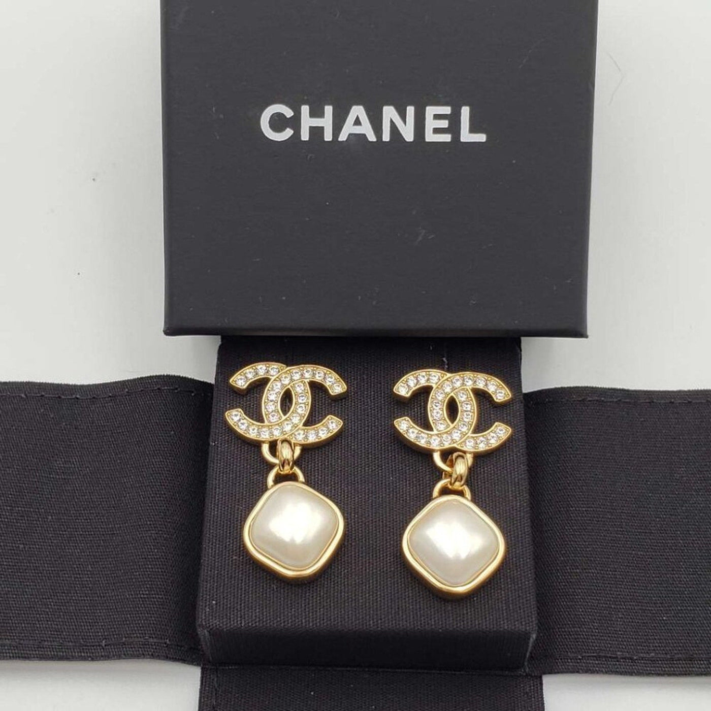 100% Authentic CHANEL Brand New Earrings - Luxury Cheaper LLC