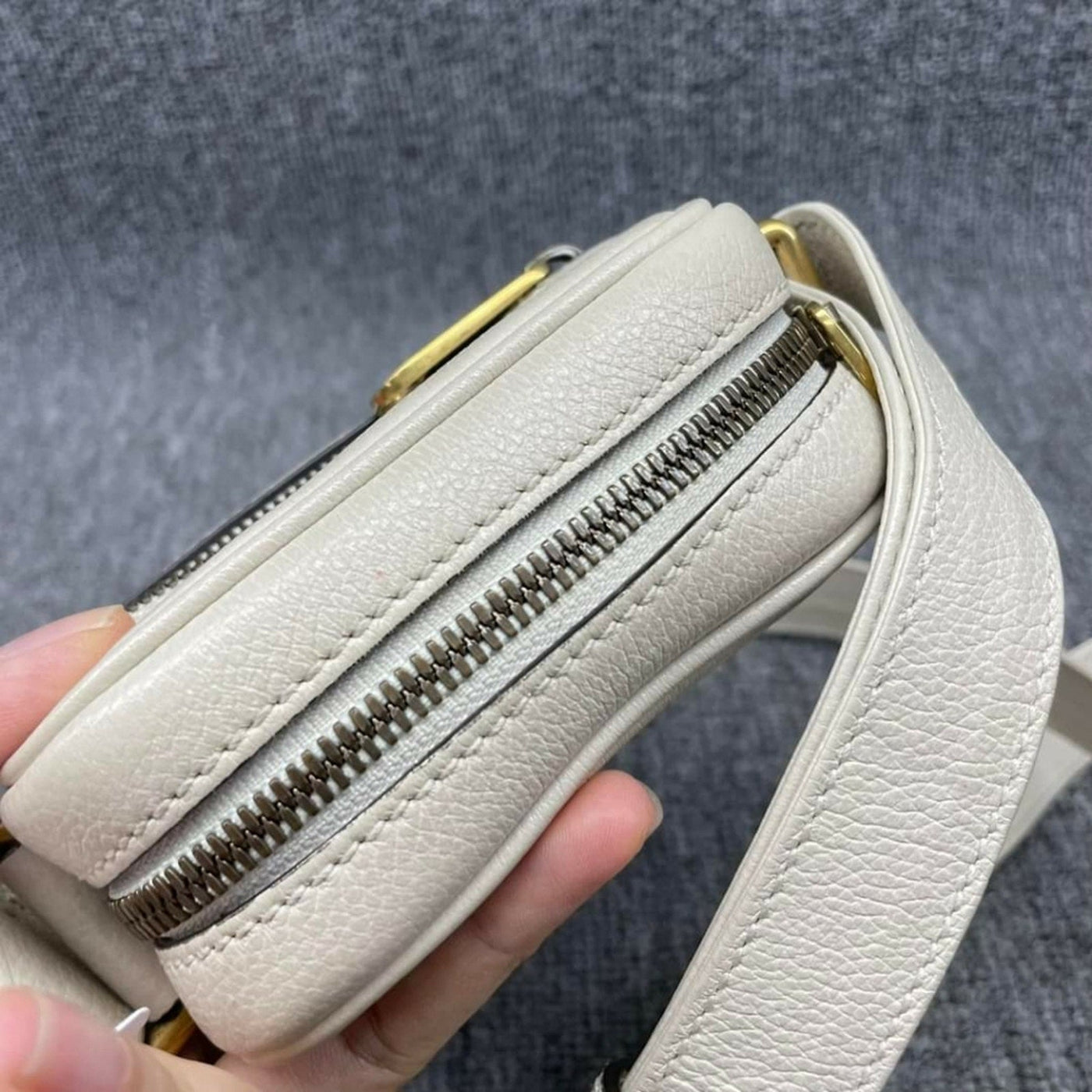 100% Authentic Gucci GG Leather Crossbody Bag - Luxury Cheaper LLC