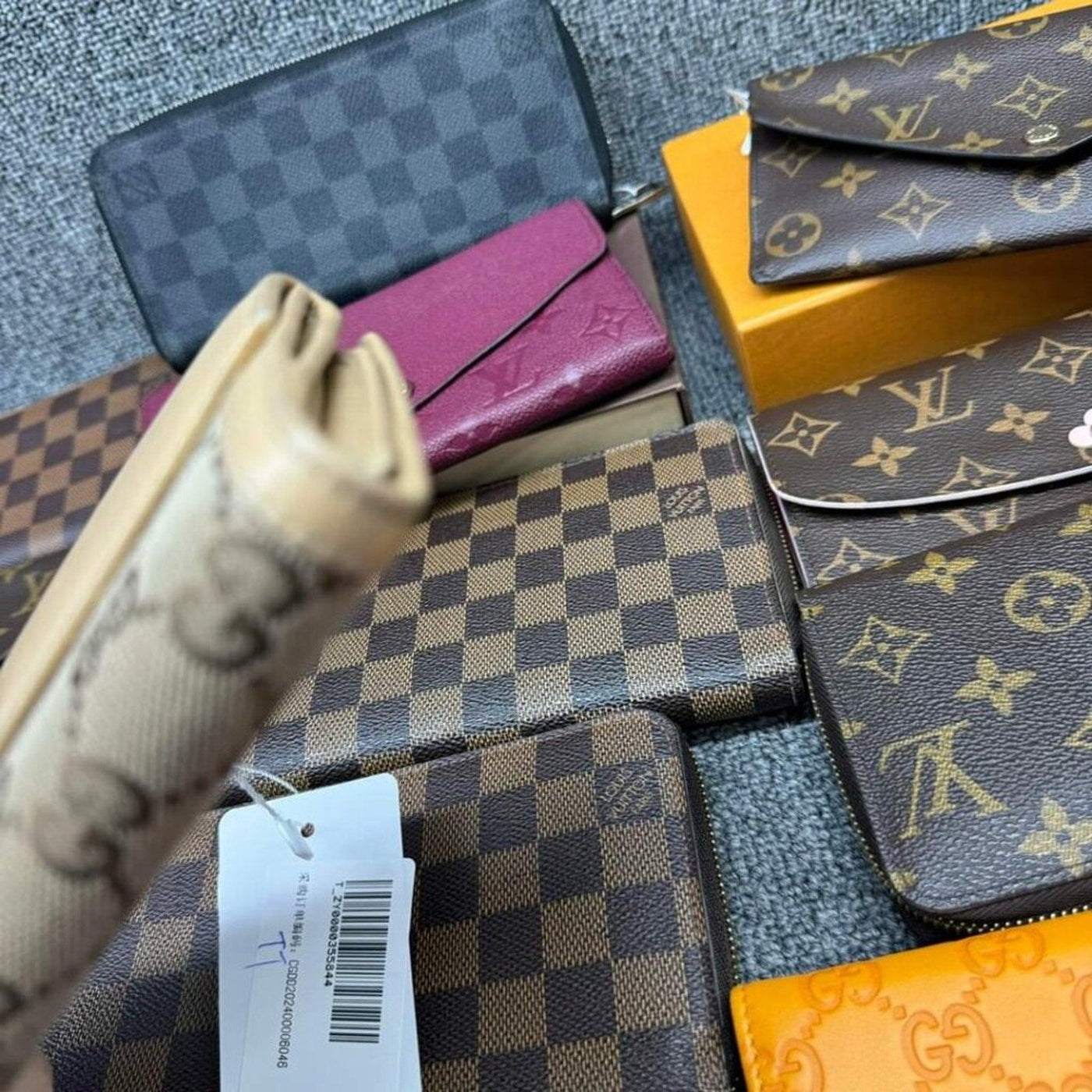 100% Authentic Gucci Leather Wallet - Luxury Cheaper LLC