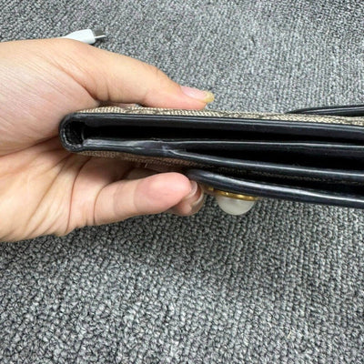 100% Authentic Gucci Leather Wallet - Luxury Cheaper LLC