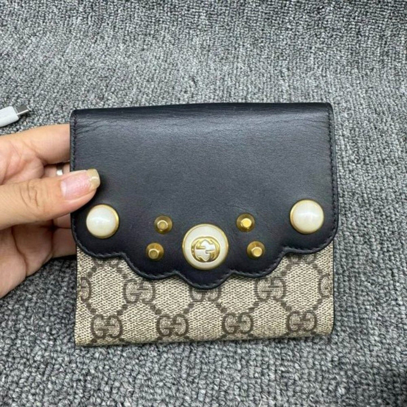 100% Authentic Gucci Leather Wallet - Luxury Cheaper LLC