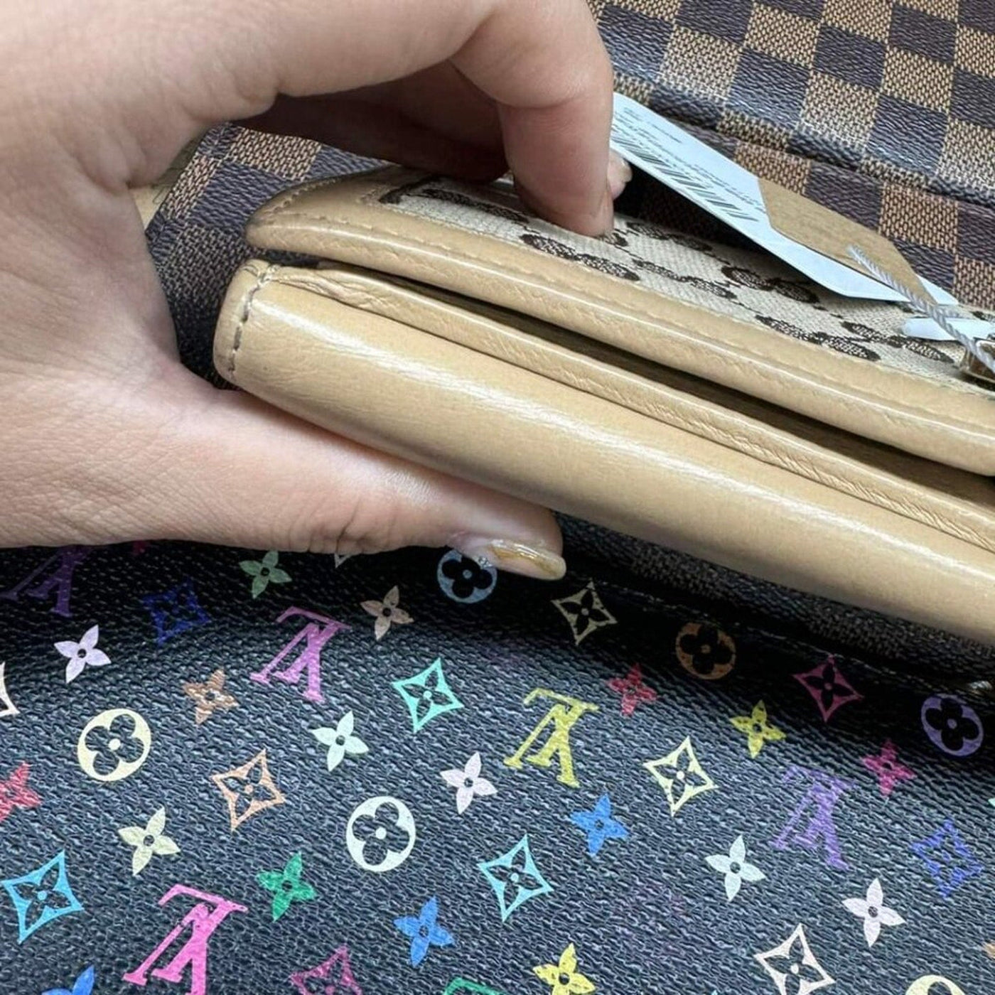 100% Authentic Gucci Leather Wallet - Luxury Cheaper LLC