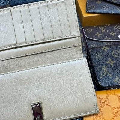 100% Authentic Gucci Leather Wallet - Luxury Cheaper LLC