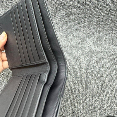 100% Authentic Gucci Leather Wallet - Luxury Cheaper LLC