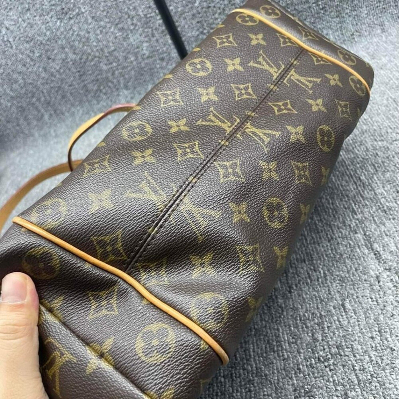 100% Authentic Louis Vuitton Totally MM Brown Monogram Shoulder Bag - Luxury Cheaper LLC