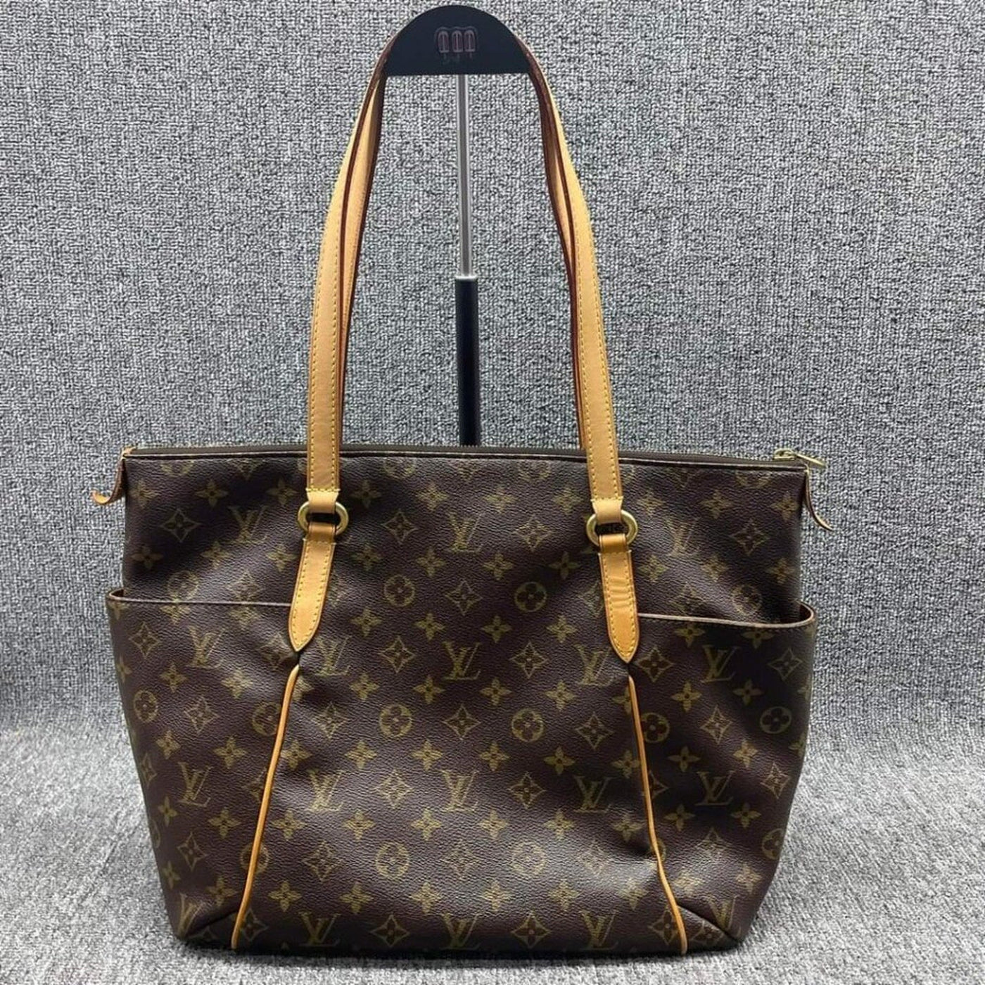 100% Authentic Louis Vuitton Totally MM Brown Monogram Shoulder Bag - Luxury Cheaper LLC