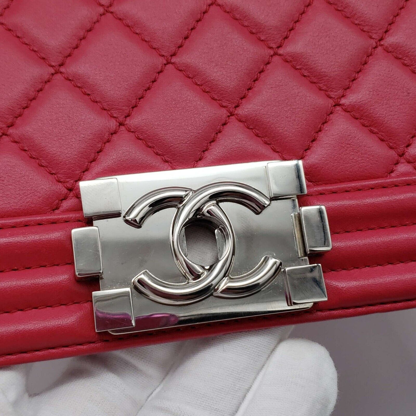 100% Authentic CHANEL Boy Leather Shoulder Bag 2550-080524