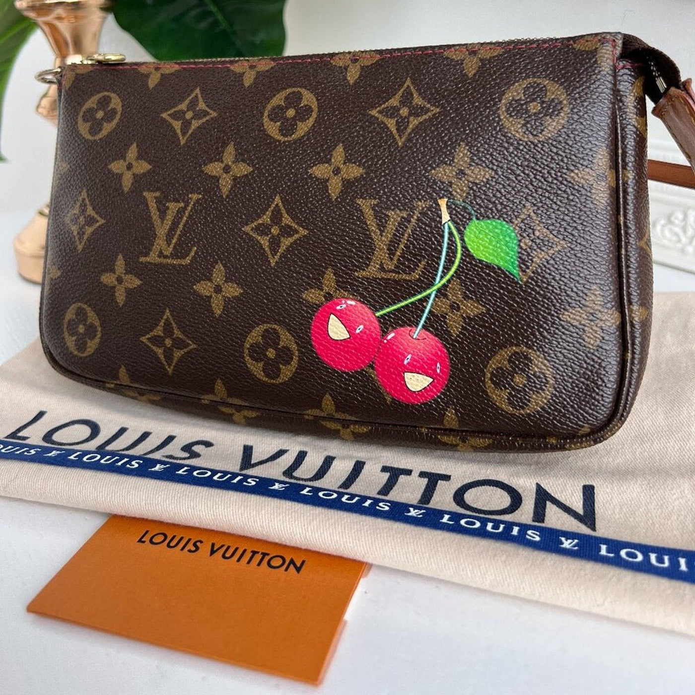 Authentic louis vuitton clutch sale