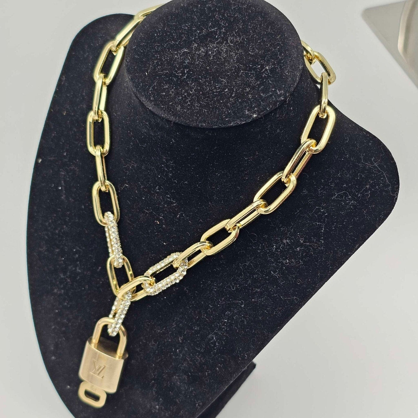 Authentic Louis Vuitton Lock & Key w/ Unbranded Gold Plated Gold Chain Necklace - Luxury Cheaper LLC