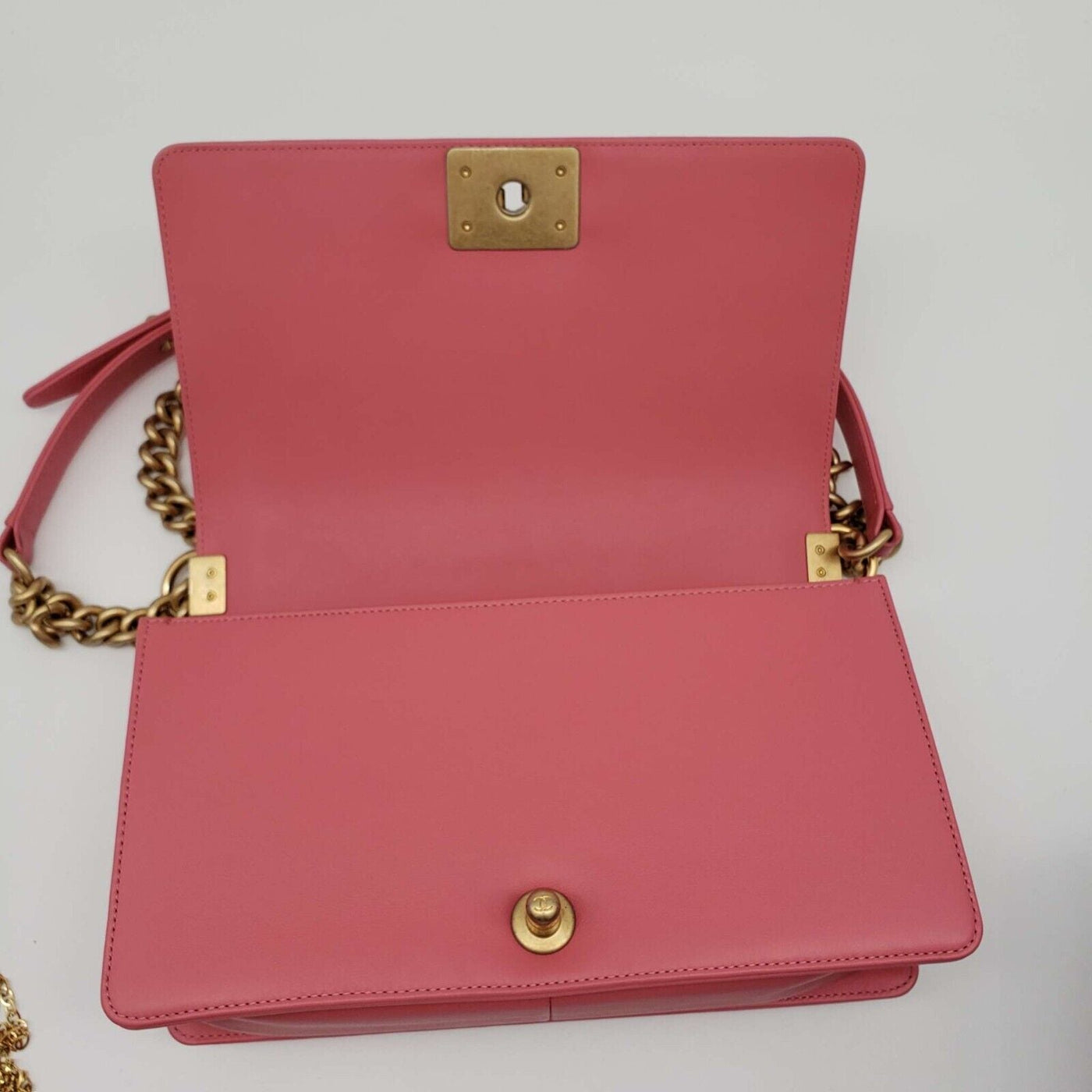 CHANEL Boy Lambskin Leather Medium Shoulder Bag 2700 - 080524 - Luxury Cheaper LLC