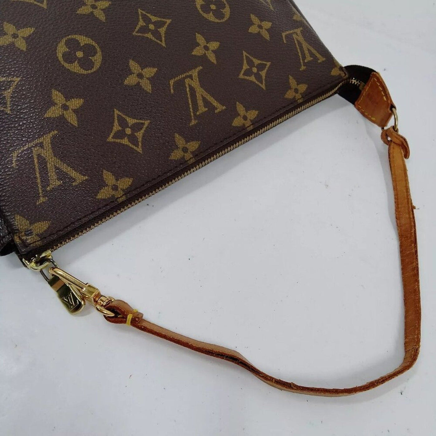 Louis Vuitton Accessories Pochette Accessoires Monogram Shoulder Bag - Luxury Cheaper LLC