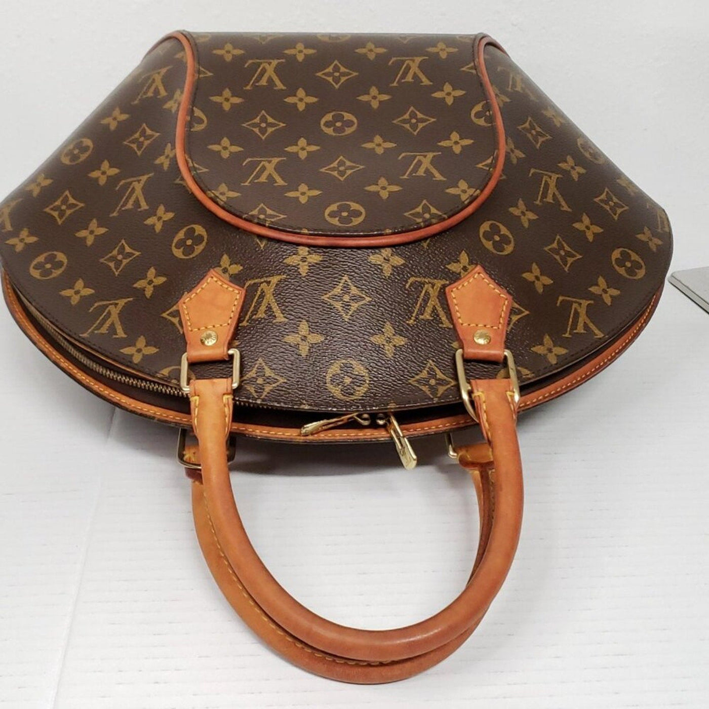 Louis Vuitton Ellipse MM Monogram Handbag lux403 - 101025 - Luxury Cheaper LLC