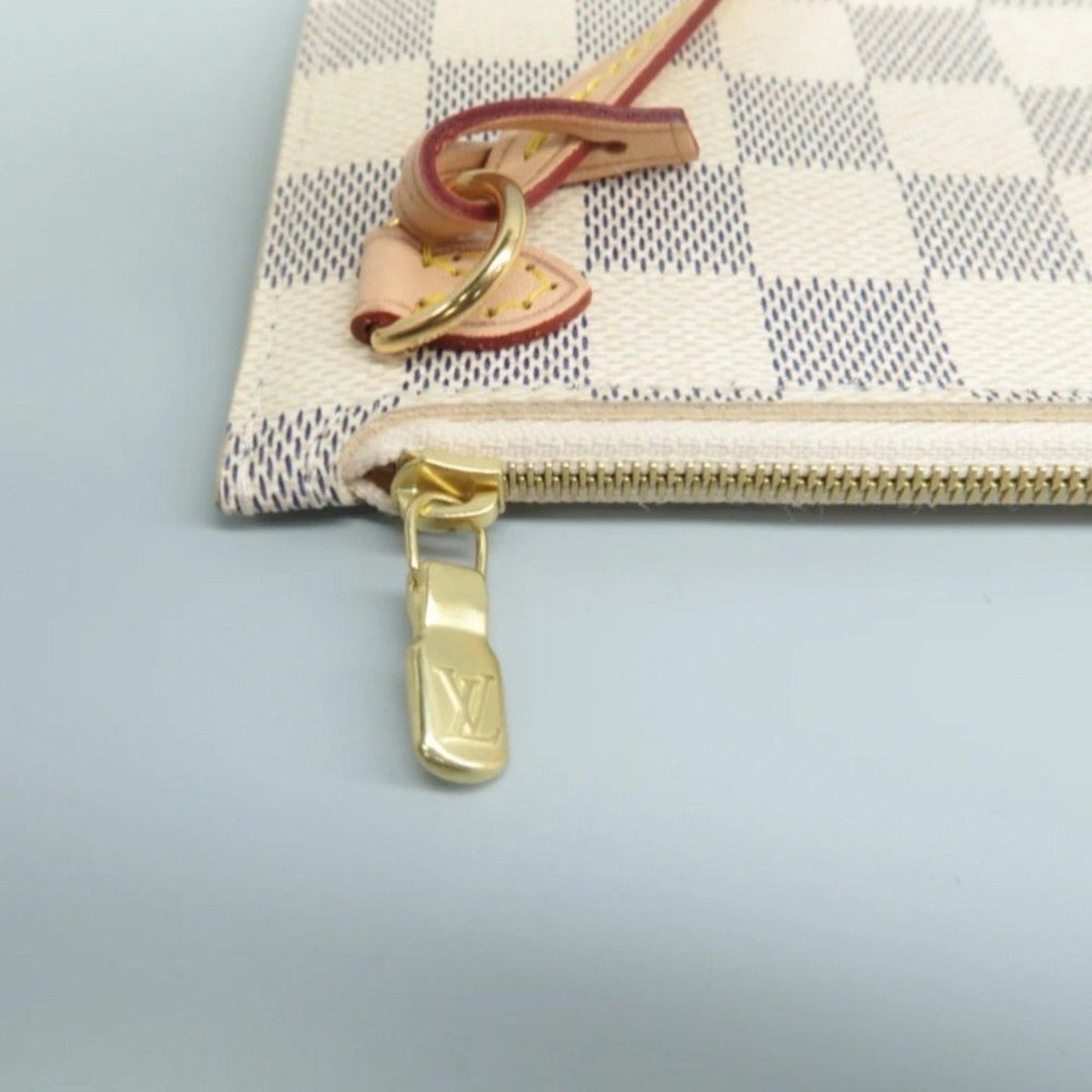 Louis Vuitton Neverfull Pouch White Damier Azur Canvas Clutch Bag - Luxury Cheaper LLC