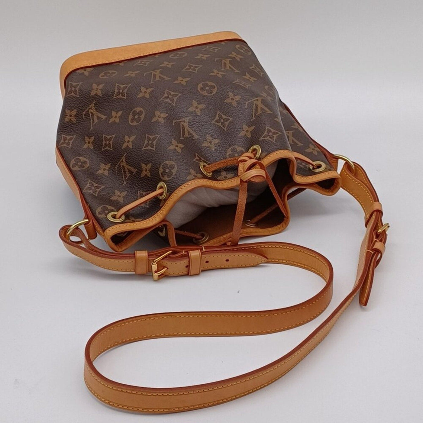 Louis Vuitton Noe Monogram Crossbody Bag lux581 - 092025 - Luxury Cheaper LLC