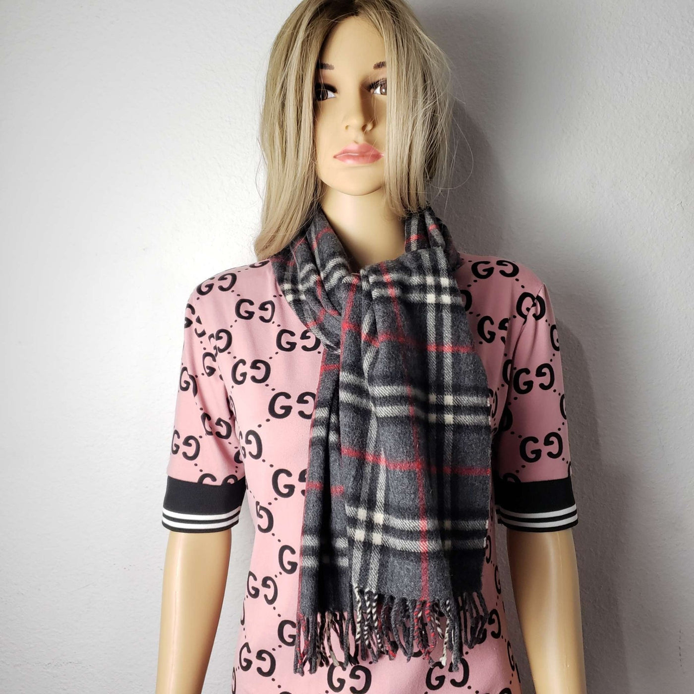 Burberry Classic Scarf 100% Cashmere - Luxury Cheaper