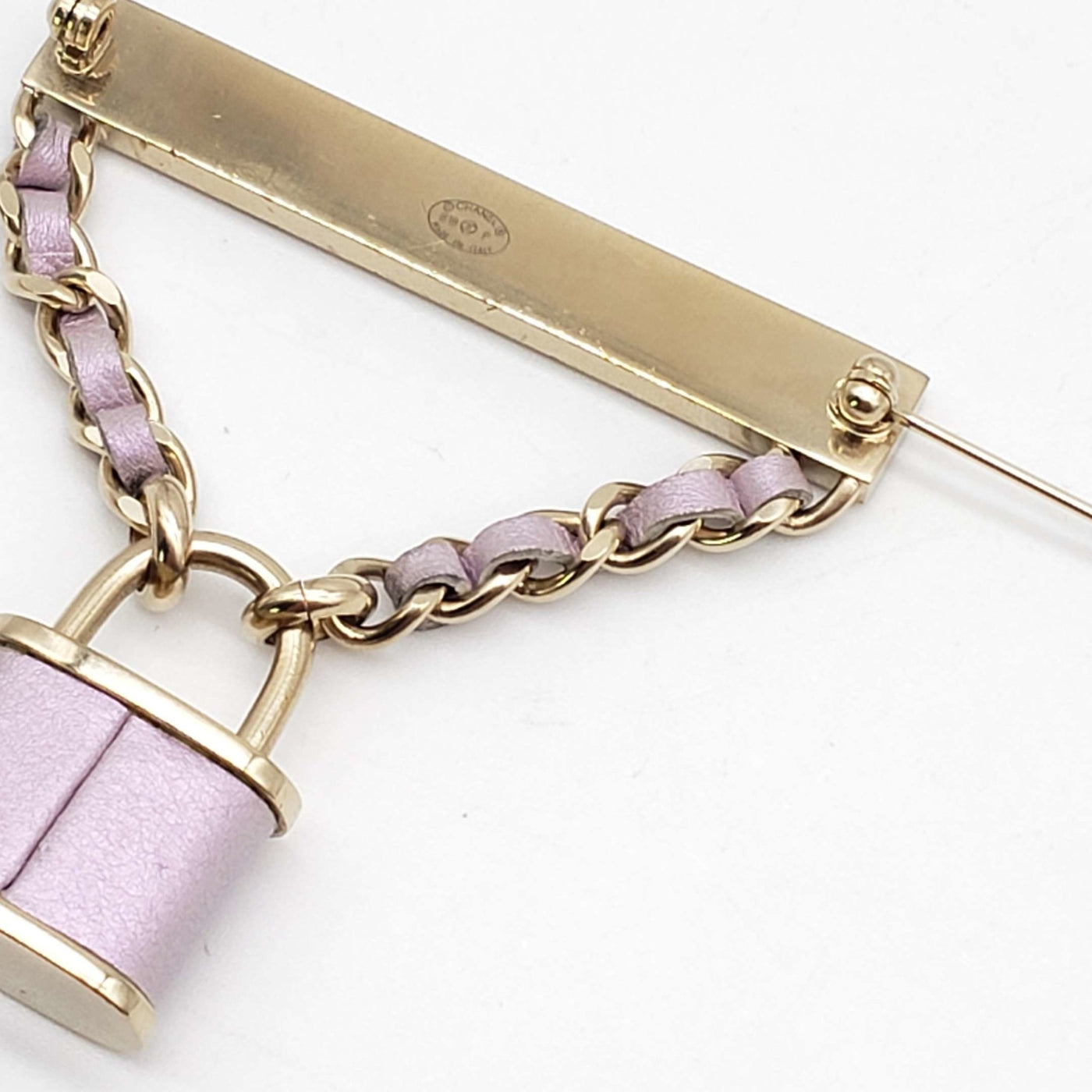 CHANEL Brooch or Pin - Luxury Cheaper