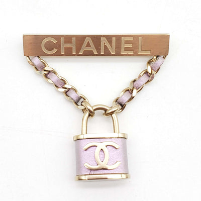 CHANEL Brooch or Pin - Luxury Cheaper