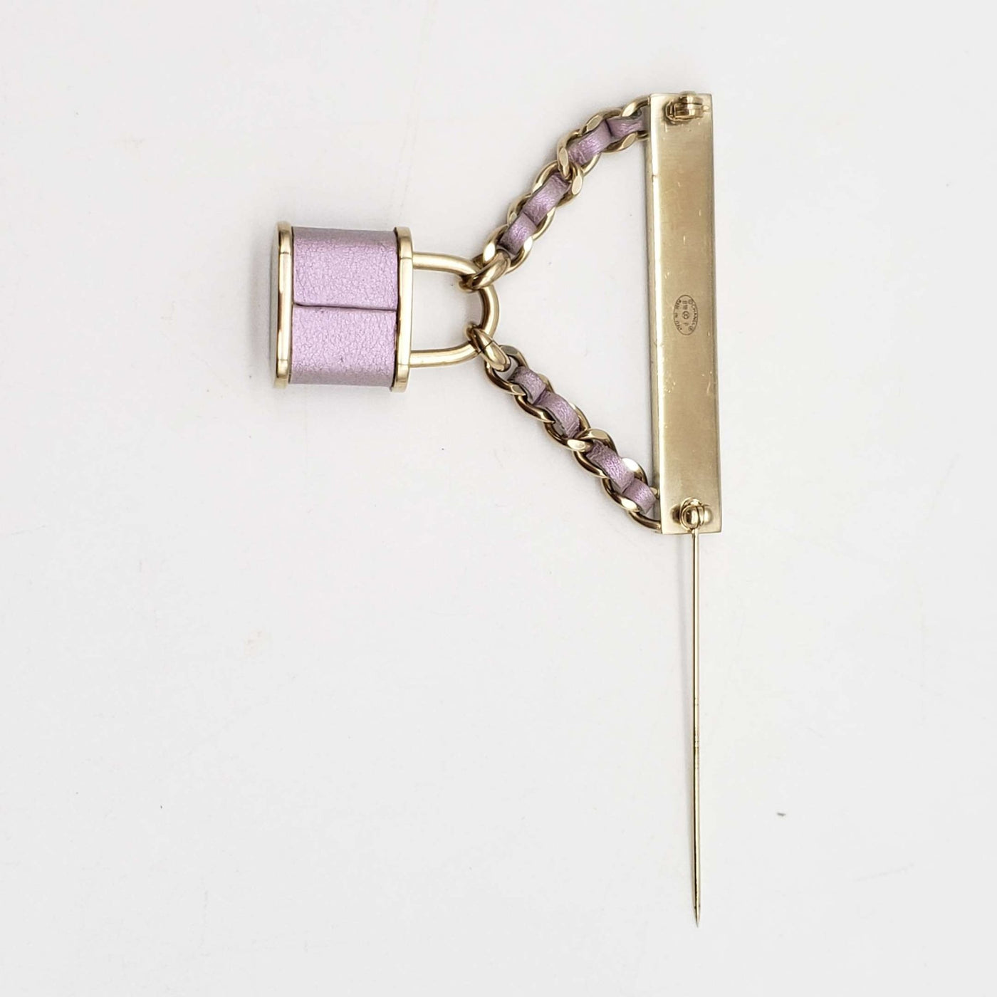 CHANEL Brooch or Pin - Luxury Cheaper
