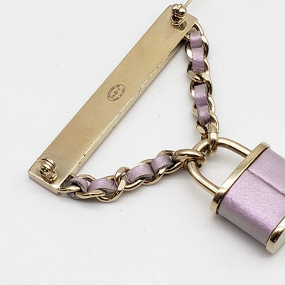 CHANEL Brooch or Pin - Luxury Cheaper