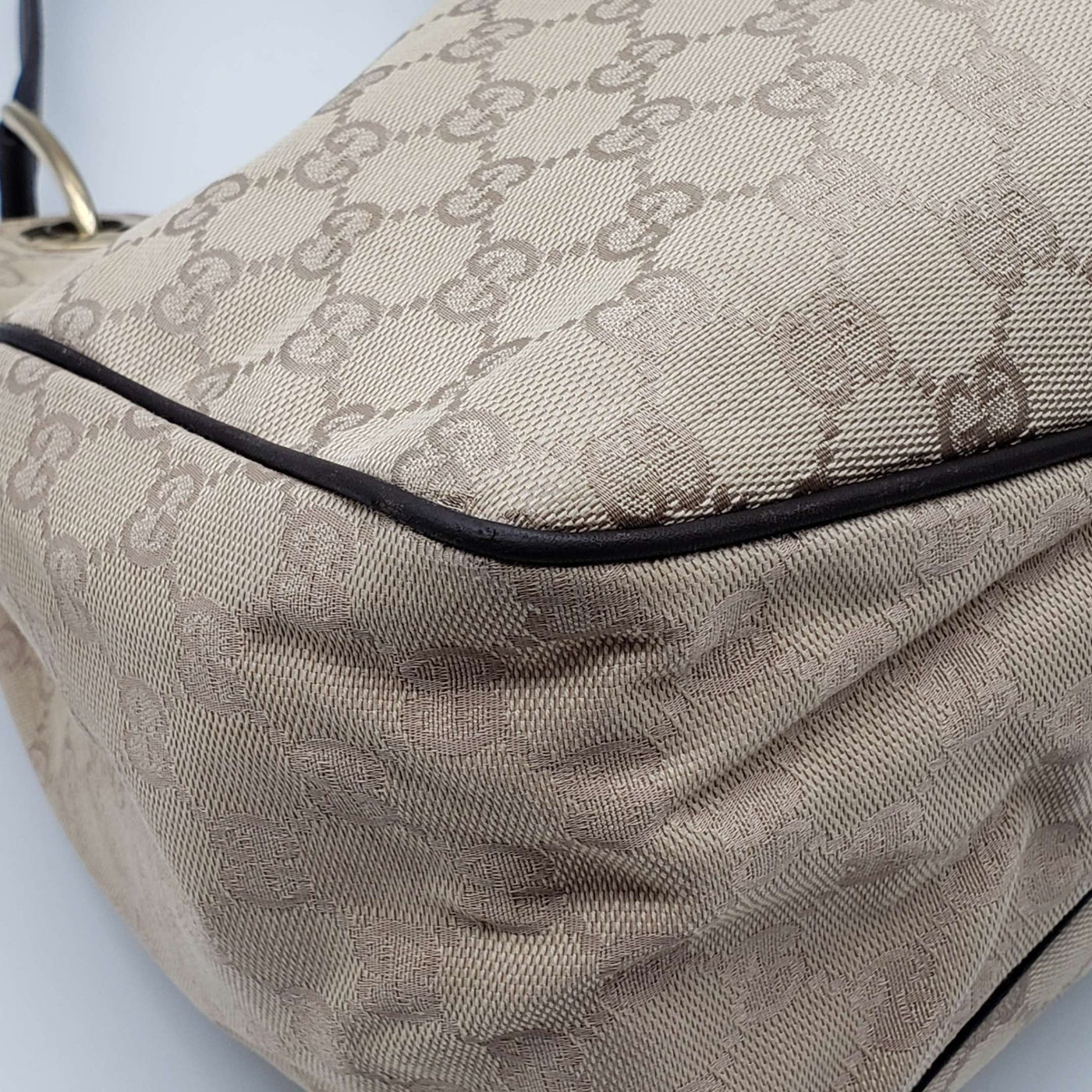 Gucci GG Canvas Shoulder Bag - Luxury Cheaper