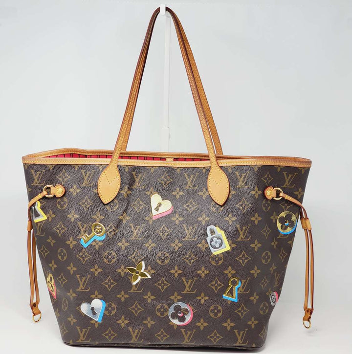ルイヴィトン　モノグラム　M40515 NEVERFULL MM M Neverfull MM Monogram Mid Size Cherry Red Tote | LOUIS VUITTON ®